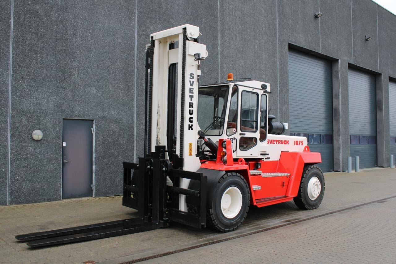 SveTruck 1875-33 - Chariot élévateur diesel: photos 2 SveTruck 1875-33 - Chariot élévateur diesel: photos 2