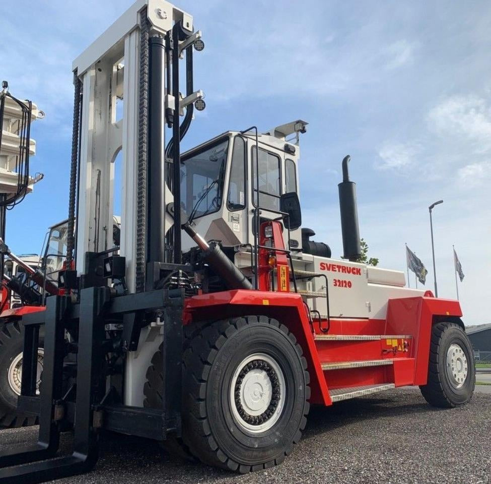 SveTruck 32120-50 - Chariot élévateur diesel: photos 2 SveTruck 32120-50 - Chariot élévateur diesel: photos 2