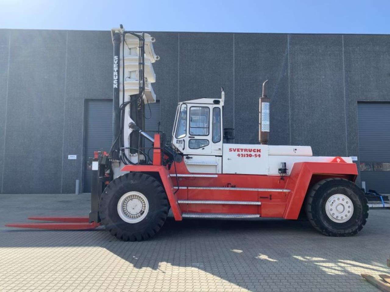 SveTruck 42120-54 - Chariot élévateur diesel: photos 1 SveTruck 42120-54 - Chariot élévateur diesel: photos 1