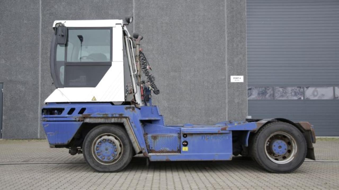 Terberg RT222 - Tracteur portuaire: photos 1 Terberg RT222 - Tracteur portuaire: photos 1
