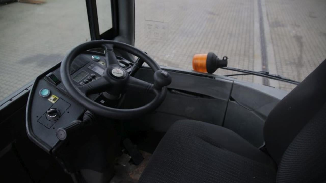 Terberg RT222 - Tracteur portuaire: photos 4 Terberg RT222 - Tracteur portuaire: photos 4