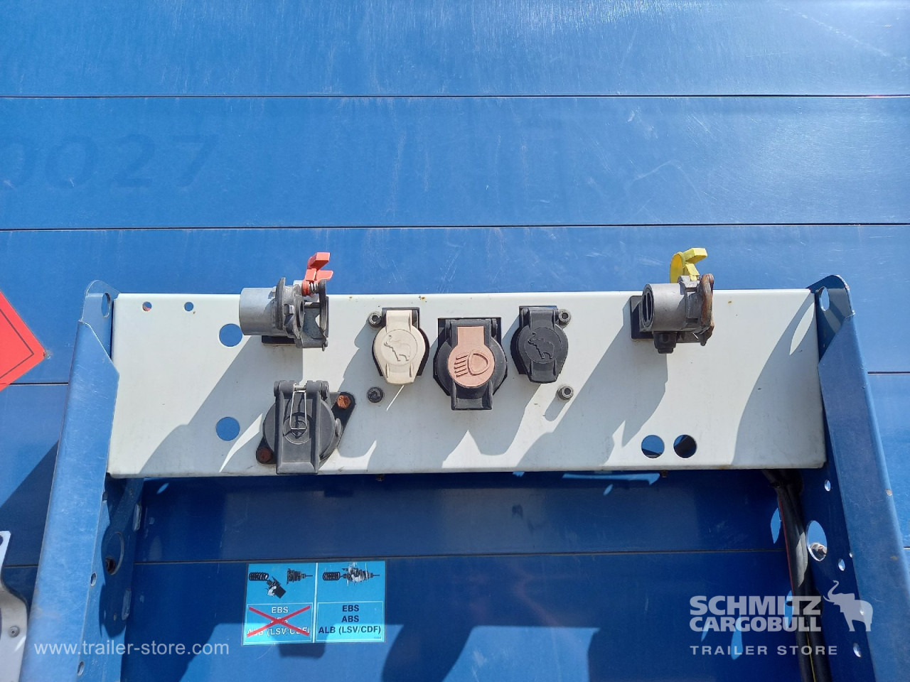 SCHMITZ Auflieger Curtainsider Standard - Semi-remorque rideaux coulissants: photos 3 SCHMITZ Auflieger Curtainsider Standard - Semi-remorque rideaux coulissants: photos 3