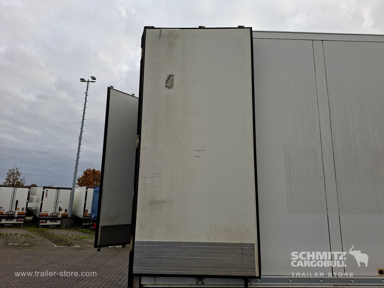 Semi-remorque isothermique SCHMITZ Auflieger Tiefkühler Multitemp Double deck: photos 11 Semi-remorque isothermique SCHMITZ Auflieger Tiefkühler Multitemp Double deck: photos 11