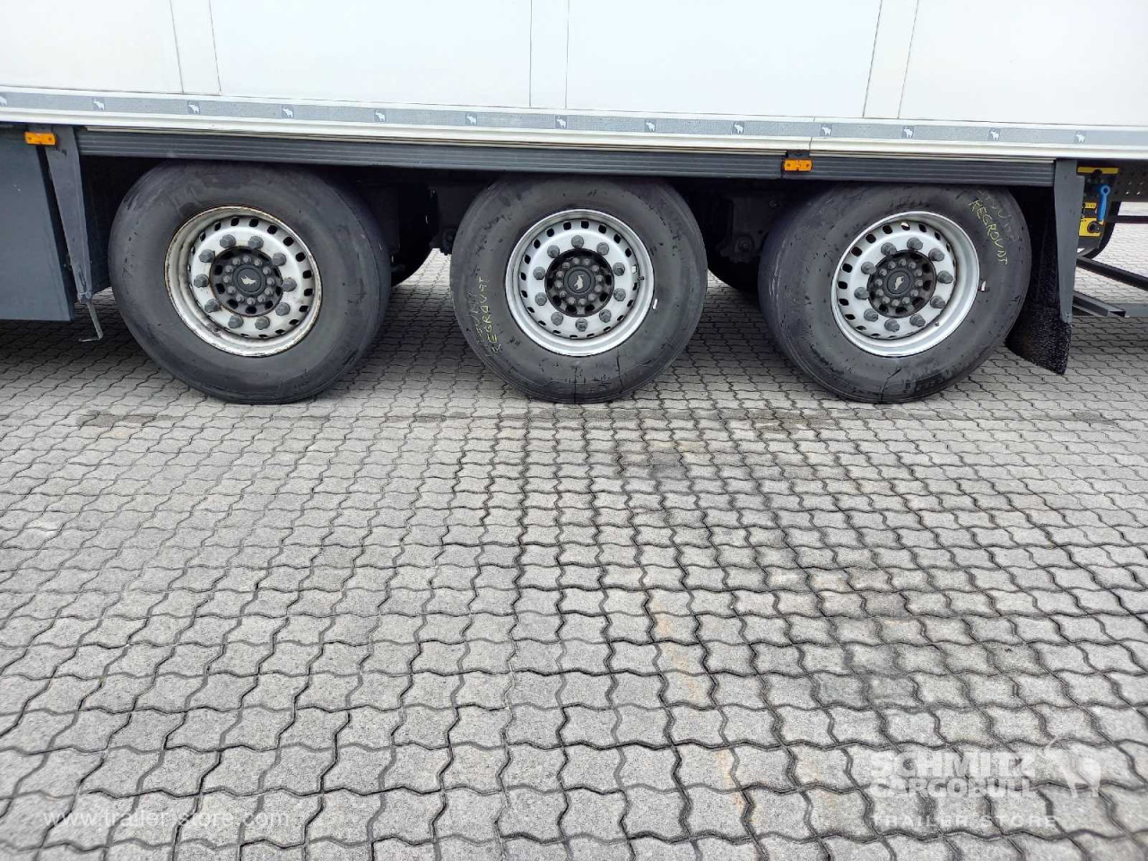 SCHMITZ Auflieger Tiefkühler Standard Double deck - Semi-remorque isothermique: photos 2 SCHMITZ Auflieger Tiefkühler Standard Double deck - Semi-remorque isothermique: photos 2