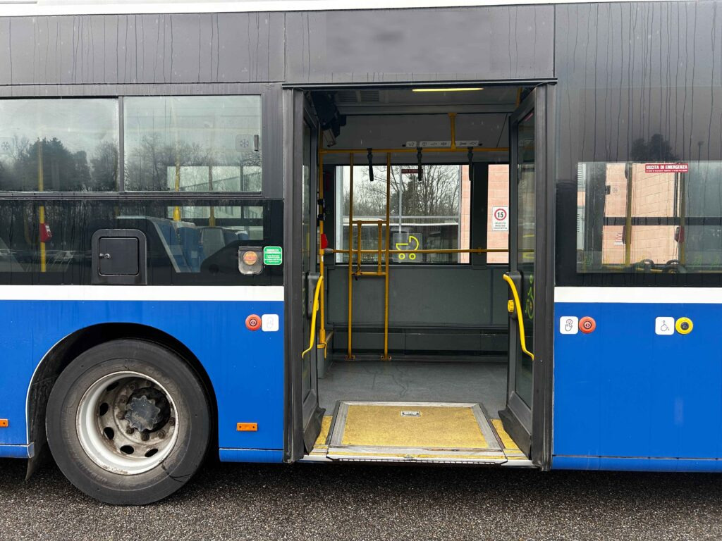 Photo d'intérieur 1: Bus urbain N.5 MERCEDES BENZ CONECTO G – Anno 2016