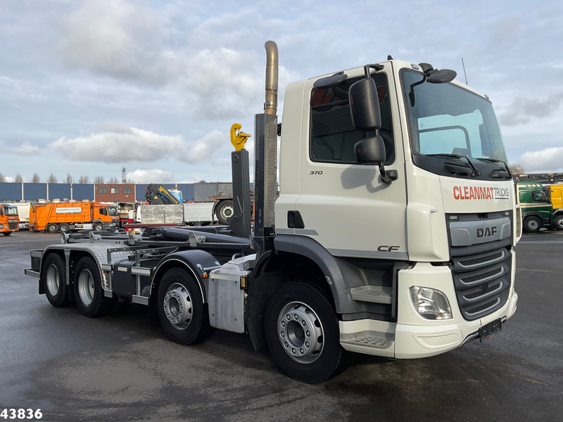 DAF FAC CF 370 8x2 NIEUWE Hyvalift 26 Ton haakarmsysteem!! Just 177.485 km! - Camion ampliroll: photos 3 DAF FAC CF 370 8x2 NIEUWE Hyvalift 26 Ton haakarmsysteem!! Just 177.485 km! - Camion ampliroll: photos 3