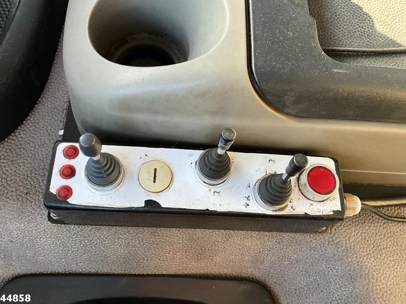 Camion multibenne DAF FAN 85 CF 360 Manual VDL 18 Ton portaalarmsysteem: photos 17 Camion multibenne DAF FAN 85 CF 360 Manual VDL 18 Ton portaalarmsysteem: photos 17