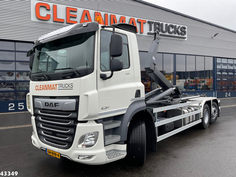 DAF FAN CF 430 VDL 21 Ton haakarmsysteem - Camion ampliroll: photos 1 DAF FAN CF 430 VDL 21 Ton haakarmsysteem - Camion ampliroll: photos 1