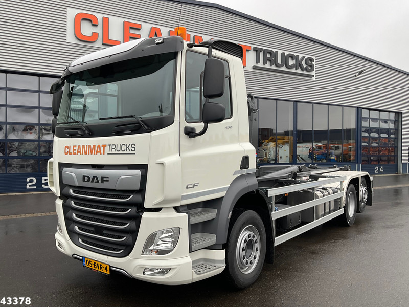 DAF FAN CF 430 VDL 21 Ton haakarmsysteem - Camion ampliroll: photos 2 DAF FAN CF 430 VDL 21 Ton haakarmsysteem - Camion ampliroll: photos 2