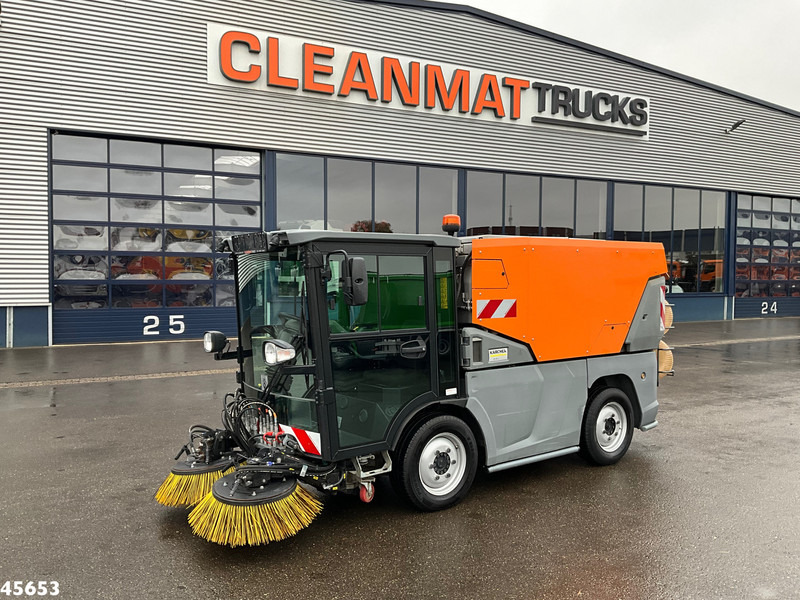 Kärcher MC 250 Just 16.579 km! - Balayeuse de voirie: photos 2 Kärcher MC 250 Just 16.579 km! - Balayeuse de voirie: photos 2