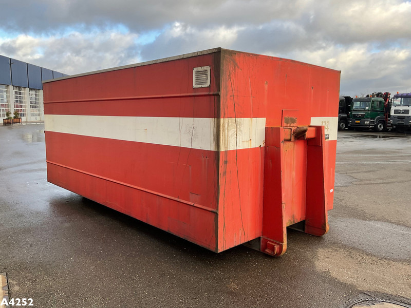 Leebur gesloten container met Laadklep - Benne ampliroll: photos 3 Leebur gesloten container met Laadklep - Benne ampliroll: photos 3