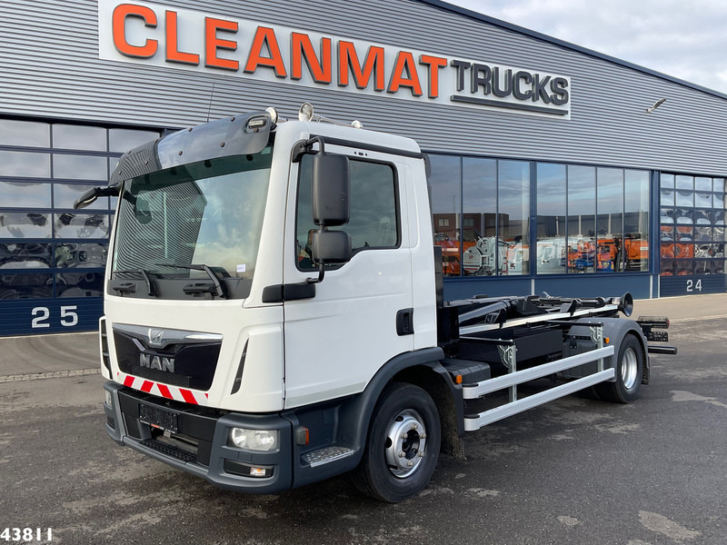 MAN TGL 12.220 Euro 6 12 Ton haakarmsysteem - Camion ampliroll: photos 2 MAN TGL 12.220 Euro 6 12 Ton haakarmsysteem - Camion ampliroll: photos 2