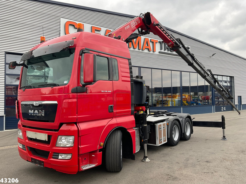 MAN TGX 28.440 Fassi 29 Tonmeter laadkraan - Camion grue: photos 1 MAN TGX 28.440 Fassi 29 Tonmeter laadkraan - Camion grue: photos 1