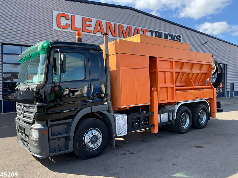 Mercedes-Benz Actros 3336 6x4 RSP Saugbagger 7m³ - Camion hydrocureur: photos 2 Mercedes-Benz Actros 3336 6x4 RSP Saugbagger 7m³ - Camion hydrocureur: photos 2