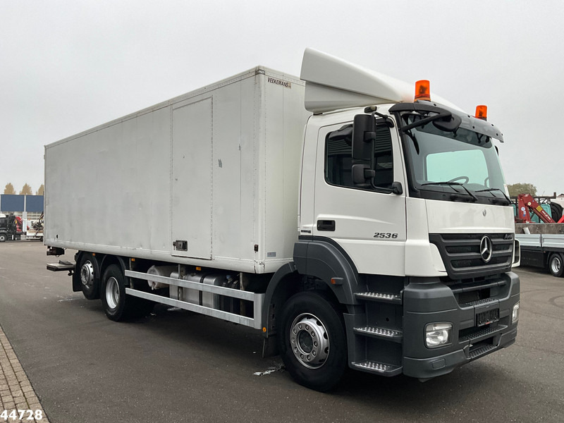 Mercedes-Benz Axor 2636 6x2 Dhollandia laadklep Just 265.901 km! - Camion fourgon: photos 4 Mercedes-Benz Axor 2636 6x2 Dhollandia laadklep Just 265.901 km! - Camion fourgon: photos 4