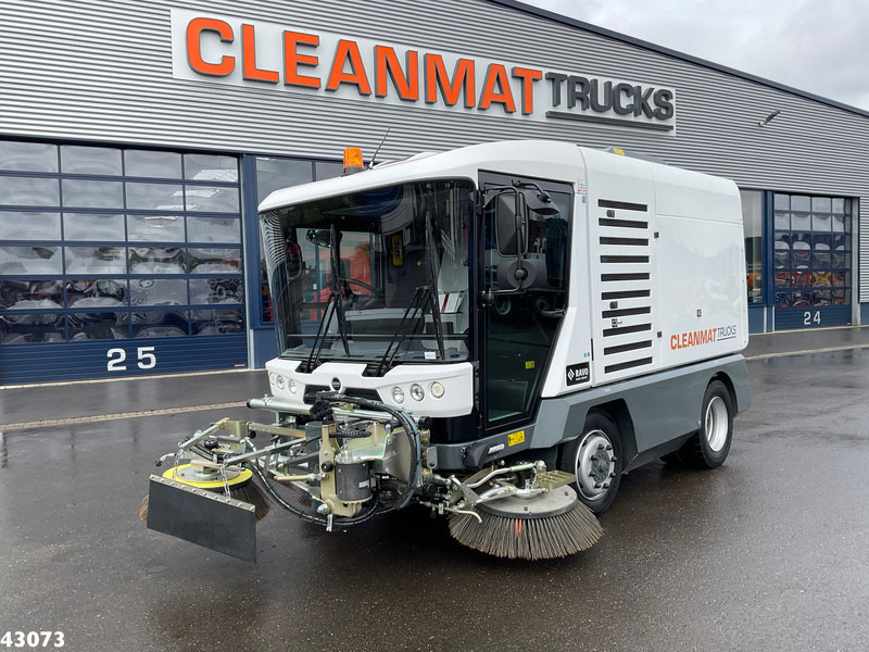 Ravo 540 STH Euro 6 with 3-rd brush - Balayeuse de voirie: photos 3 Ravo 540 STH Euro 6 with 3-rd brush - Balayeuse de voirie: photos 3