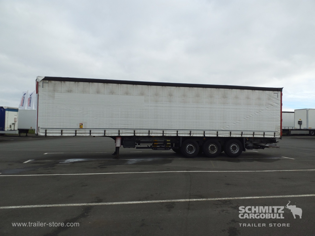SCHMITZ Curtainsider Standard Taillift en leasing occasion SCHMITZ Curtainsider Standard Taillift: photos 10 SCHMITZ Curtainsider Standard Taillift en leasing occasion SCHMITZ Curtainsider Standard Taillift: photos 10