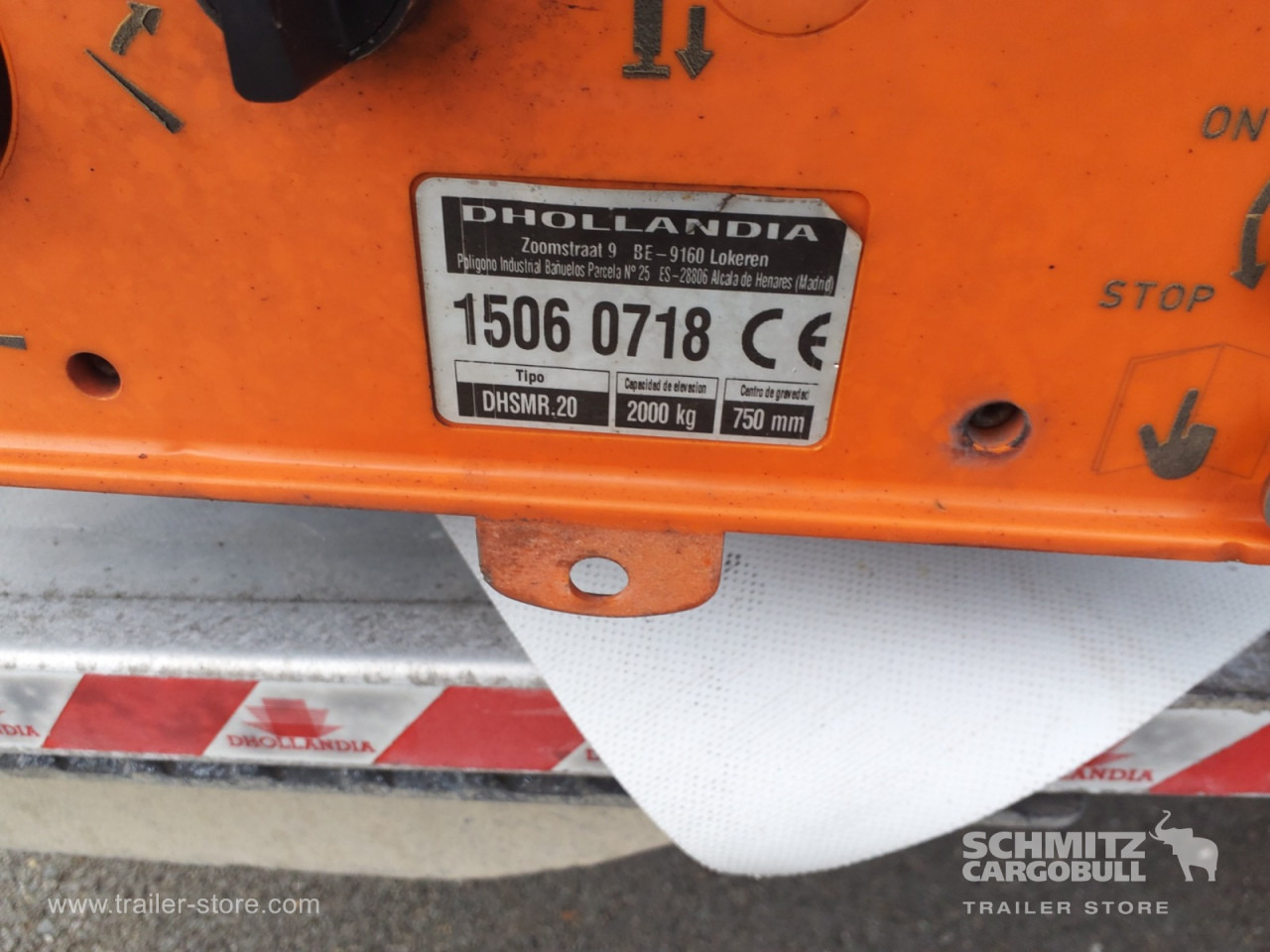 SCHMITZ Curtainsider Standard Taillift en leasing occasion SCHMITZ Curtainsider Standard Taillift: photos 11 SCHMITZ Curtainsider Standard Taillift en leasing occasion SCHMITZ Curtainsider Standard Taillift: photos 11