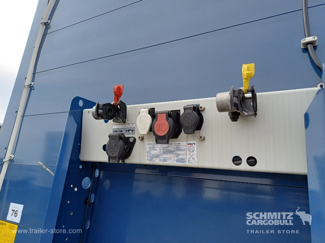 SCHMITZ Auflieger Curtainsider Standard - Semi-remorque rideaux coulissants: photos 2 SCHMITZ Auflieger Curtainsider Standard - Semi-remorque rideaux coulissants: photos 2