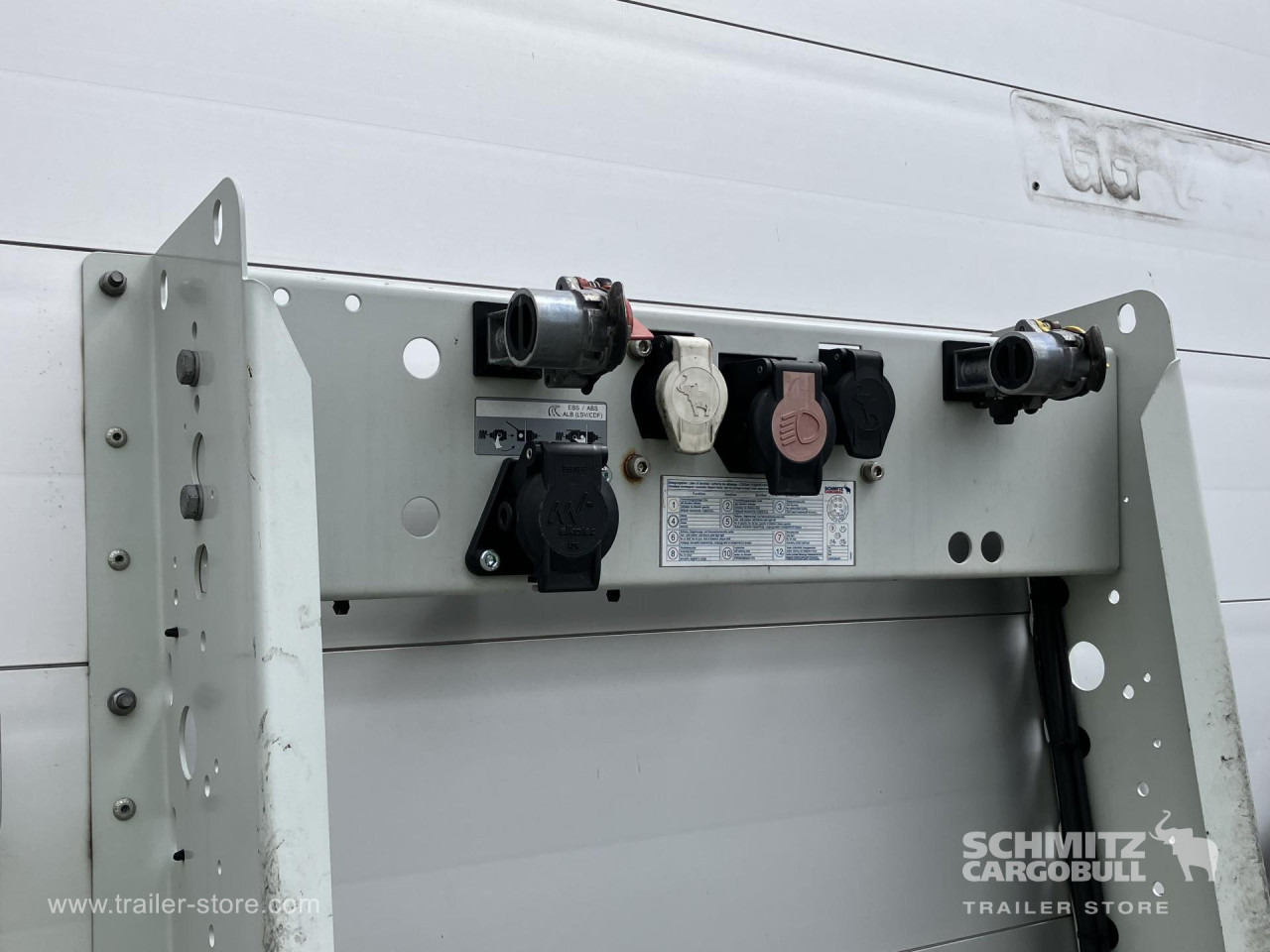SCHMITZ Auflieger Curtainsider Standard - Semi-remorque rideaux coulissants: photos 2 SCHMITZ Auflieger Curtainsider Standard - Semi-remorque rideaux coulissants: photos 2
