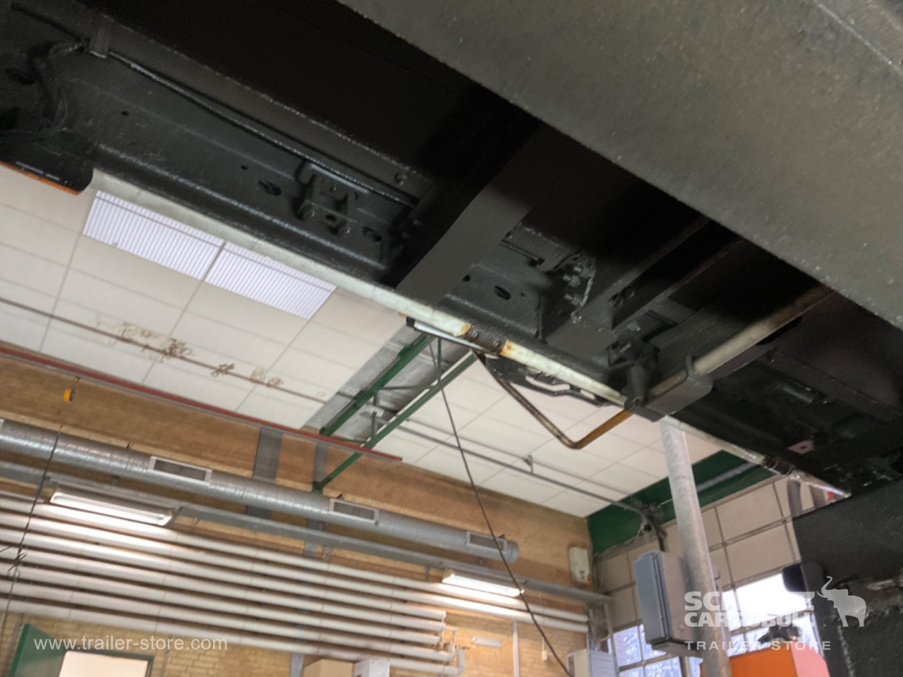 SCHMITZ Curtainsider Standard Forklift holder - Semi-remorque rideaux coulissants: photos 2 SCHMITZ Curtainsider Standard Forklift holder - Semi-remorque rideaux coulissants: photos 2