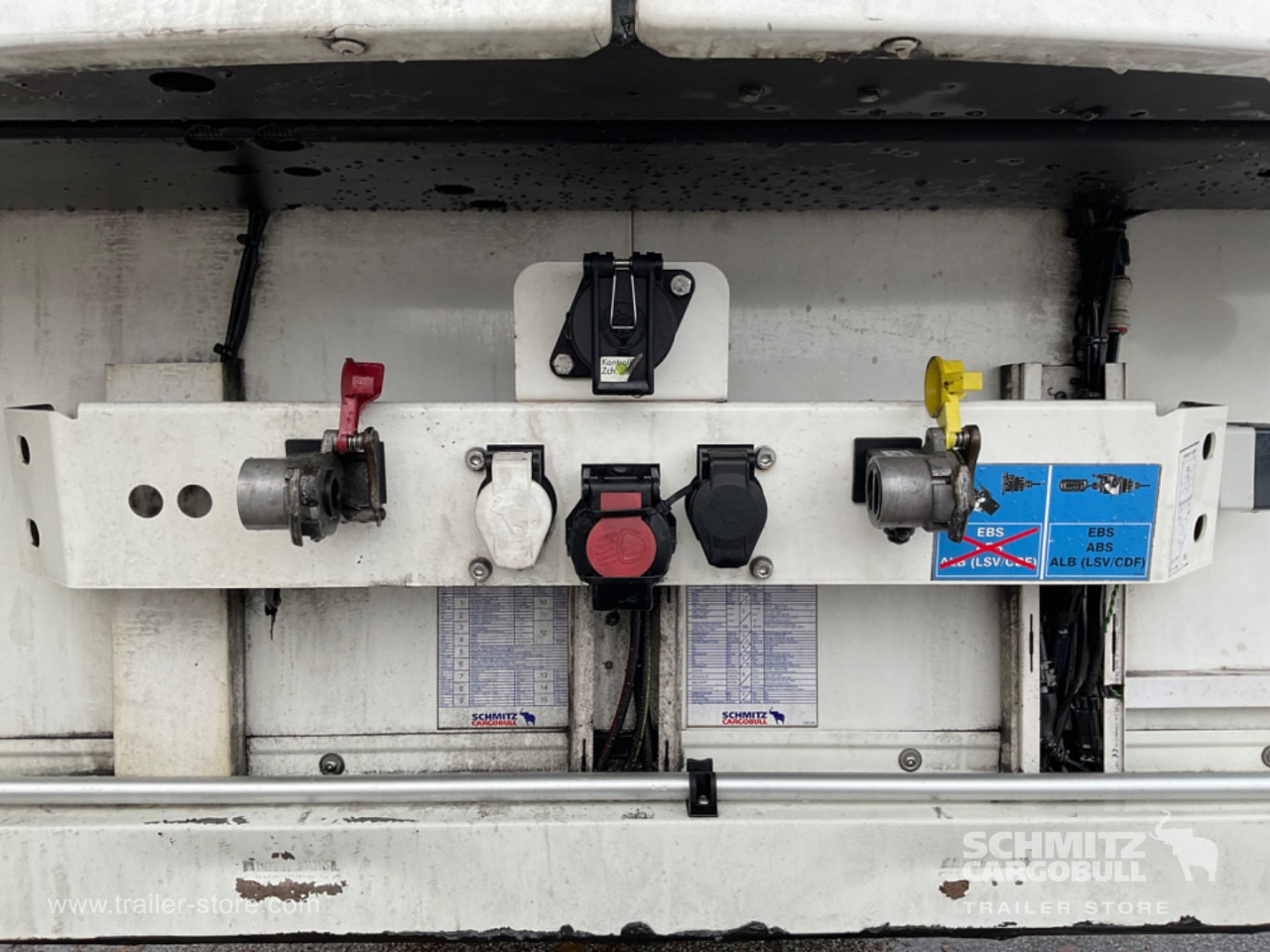 SCHMITZ Reefer Multitemp Double deck - Semi-remorque isothermique: photos 4 SCHMITZ Reefer Multitemp Double deck - Semi-remorque isothermique: photos 4