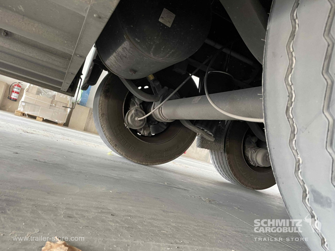 SCHMITZ Semiremolque Frigo Multitemperatura - Semi-remorque isothermique: photos 3 SCHMITZ Semiremolque Frigo Multitemperatura - Semi-remorque isothermique: photos 3