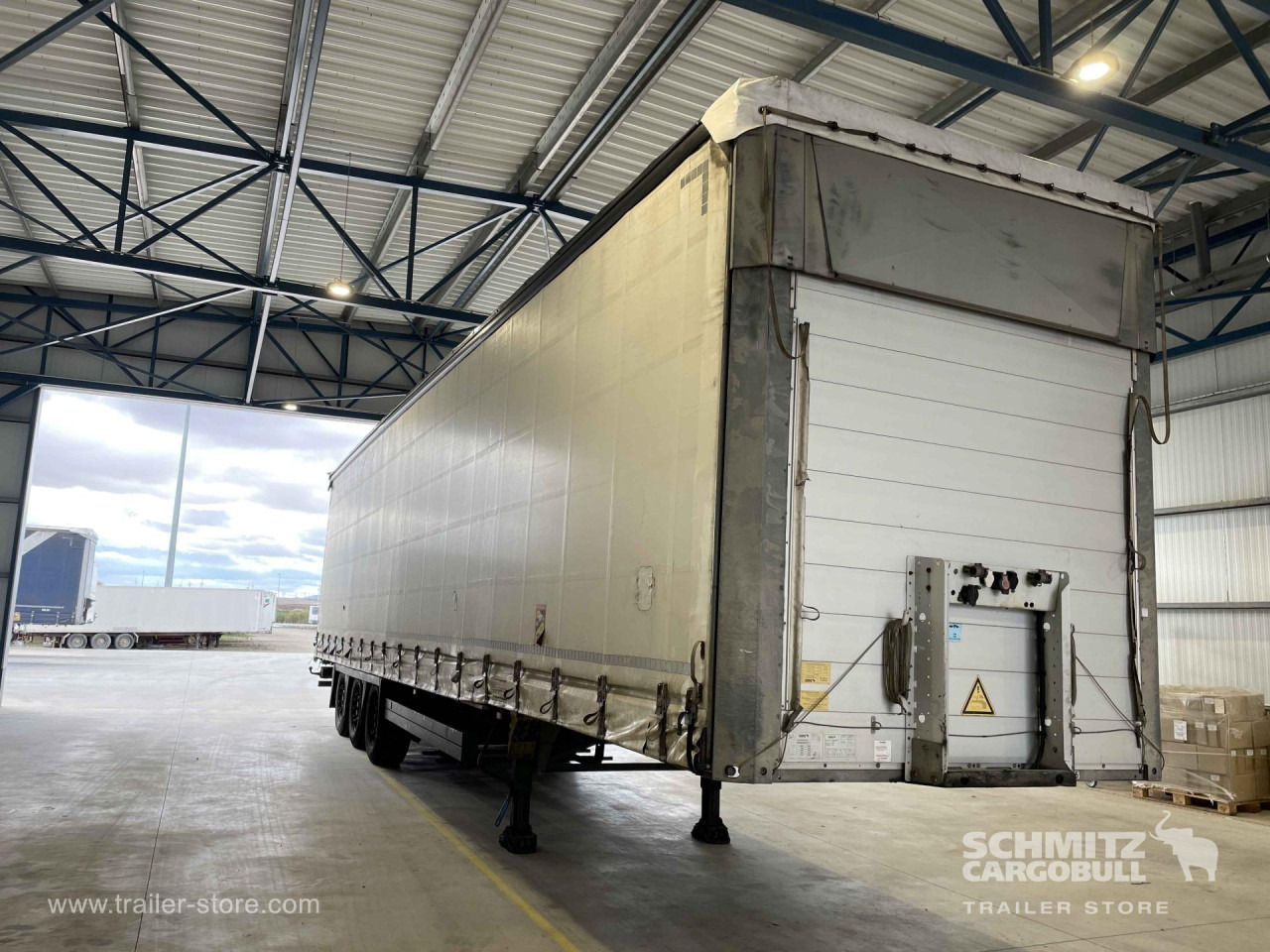 SCHMITZ Semiremolque Lona Standard - Semi-remorque rideaux coulissants: photos 1 SCHMITZ Semiremolque Lona Standard - Semi-remorque rideaux coulissants: photos 1
