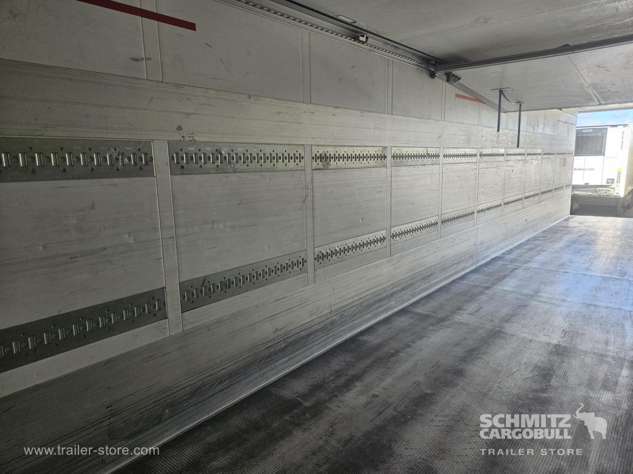 SCHMITZ Reefer Multitemp - Semi-remorque isothermique: photos 3 SCHMITZ Reefer Multitemp - Semi-remorque isothermique: photos 3