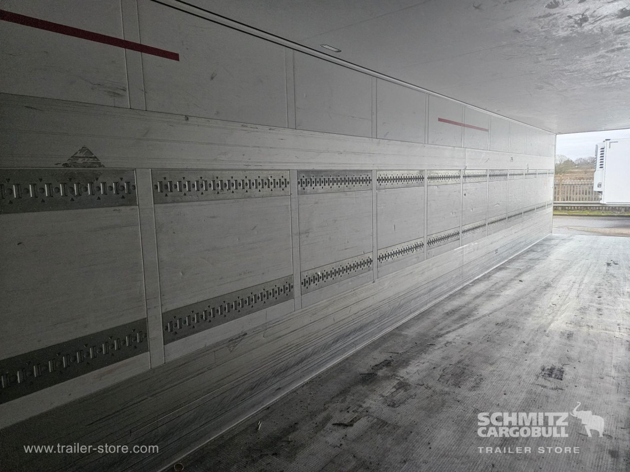 SCHMITZ Reefer Standard - Semi-remorque isothermique: photos 3 SCHMITZ Reefer Standard - Semi-remorque isothermique: photos 3