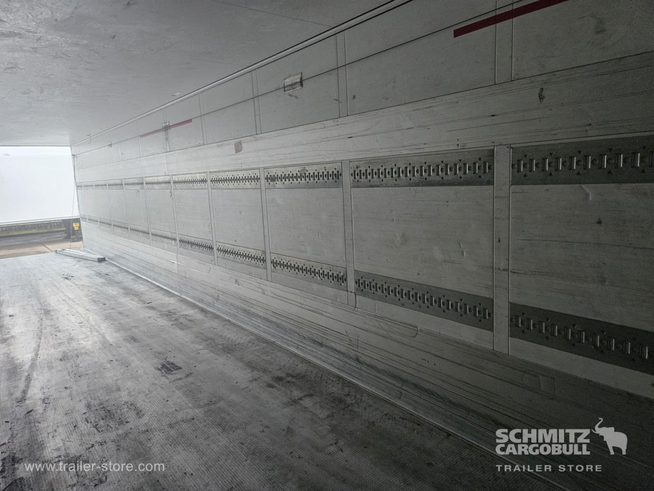 SCHMITZ Reefer Standard - Semi-remorque isothermique: photos 4 SCHMITZ Reefer Standard - Semi-remorque isothermique: photos 4