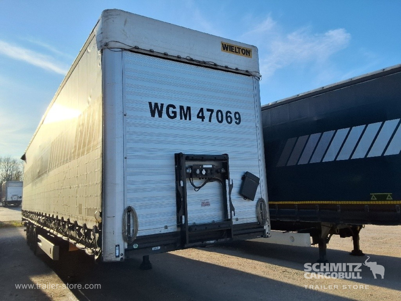 WIELTON Curtainsider Mega - Semi-remorque rideaux coulissants: photos 1 WIELTON Curtainsider Mega - Semi-remorque rideaux coulissants: photos 1