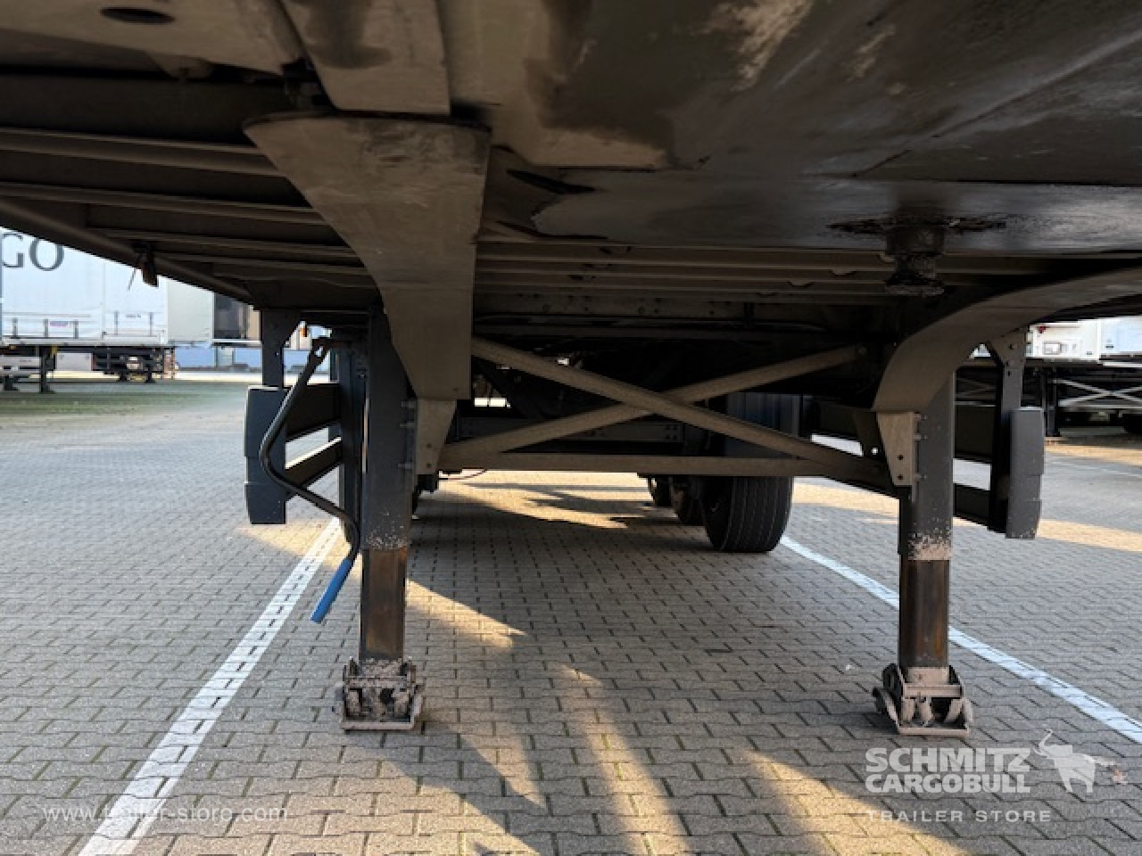SCHMITZ Oplegger Kasten Standard - Semi-remorque fourgon: photos 4 SCHMITZ Oplegger Kasten Standard - Semi-remorque fourgon: photos 4