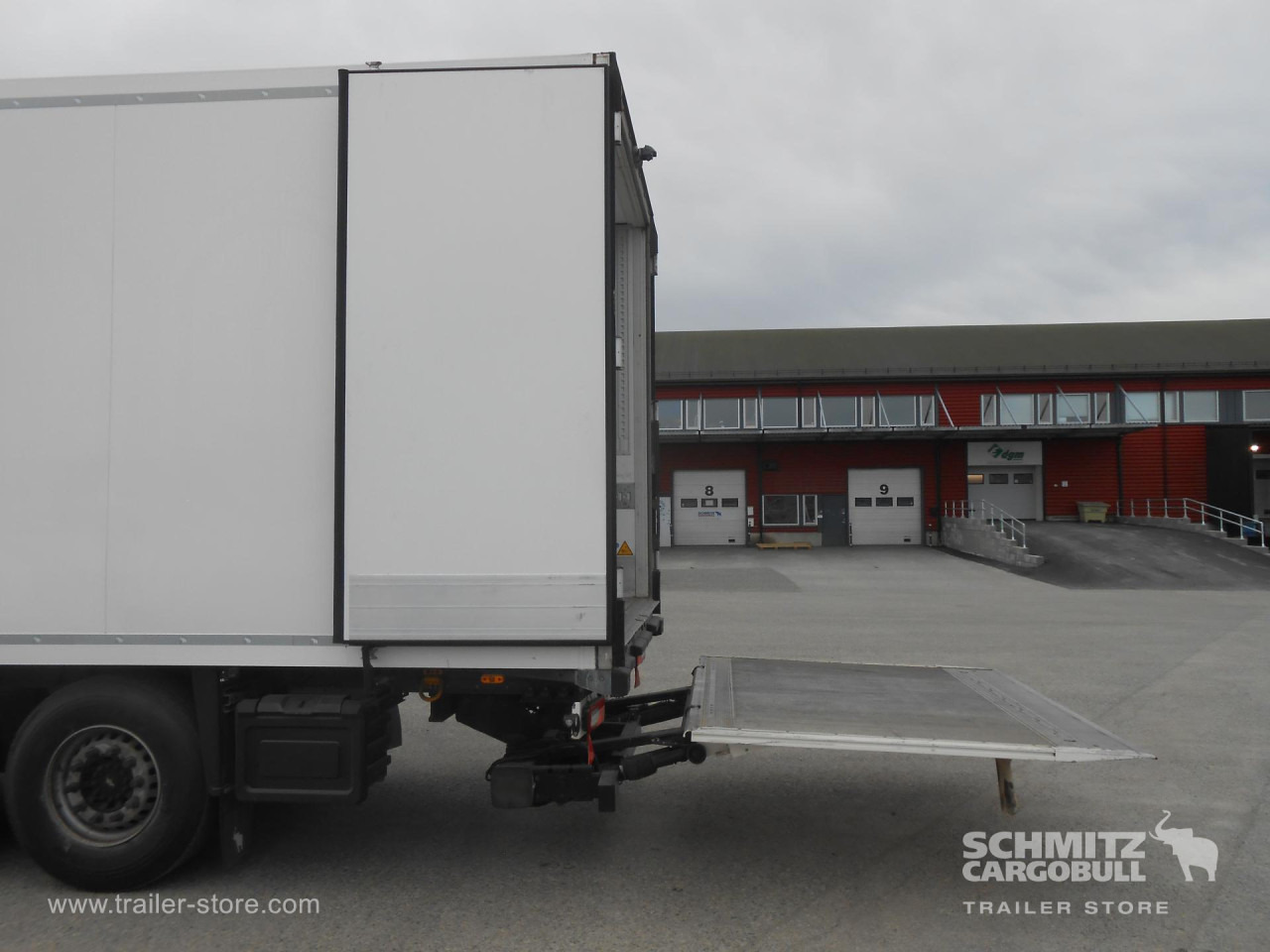 SCHMITZ Reefer Standard Double deck Taillift - Semi-remorque isothermique: photos 5 SCHMITZ Reefer Standard Double deck Taillift - Semi-remorque isothermique: photos 5