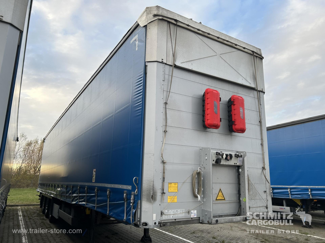 SCHMITZ Curtainsider Mega - Semi-remorque rideaux coulissants: photos 1 SCHMITZ Curtainsider Mega - Semi-remorque rideaux coulissants: photos 1