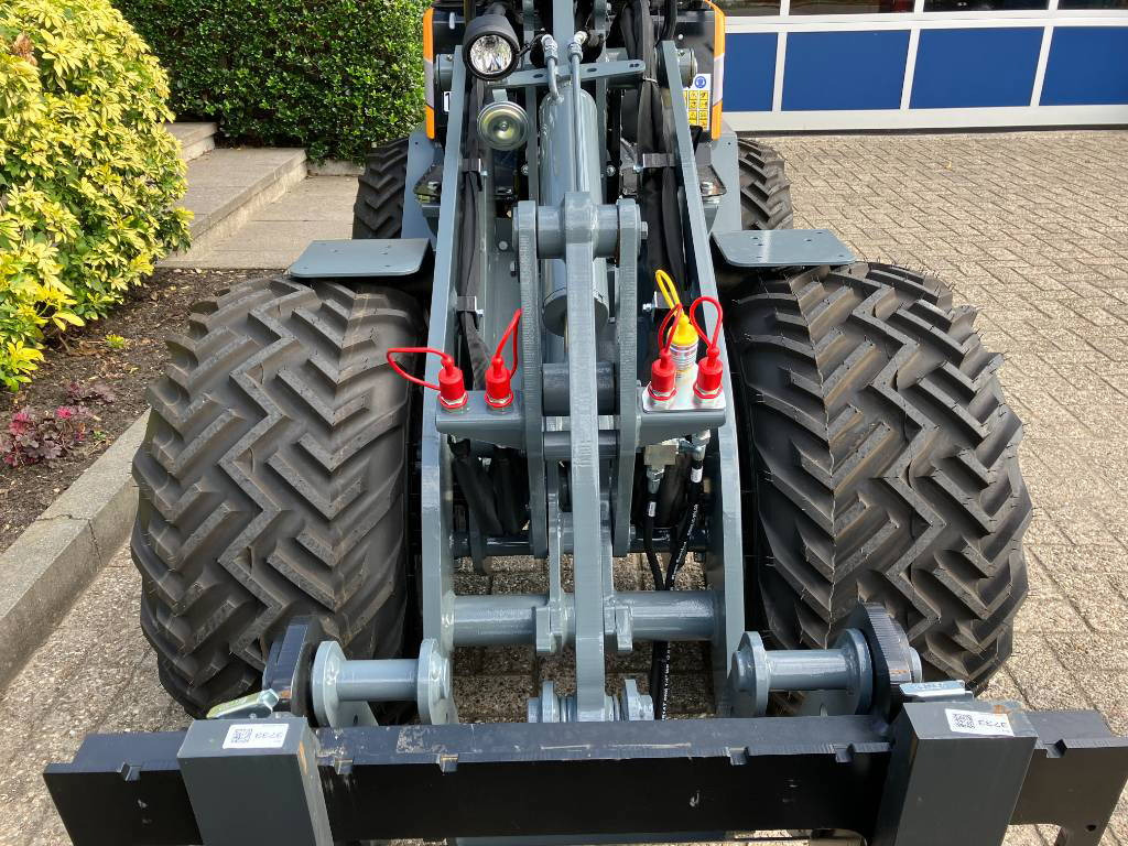 Giant Giant G 1500 Xtra - Chargeuse sur pneus: photos 5 Giant Giant G 1500 Xtra - Chargeuse sur pneus: photos 5