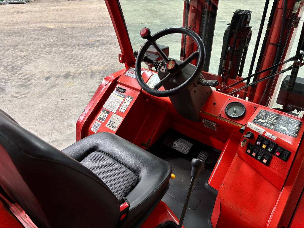 Manitou MH 25.4 T - Chariot tout terrain: photos 5 Manitou MH 25.4 T - Chariot tout terrain: photos 5