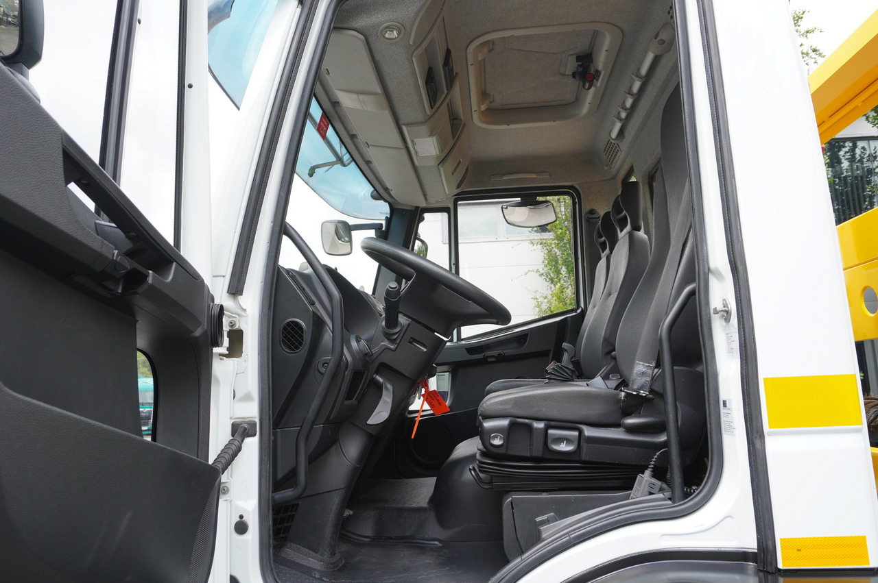 Remorqueuse IVECO Eurocargo 160-210 / 75,000 km! / OMARS lowered tow truck platform / Fork: photos 23
