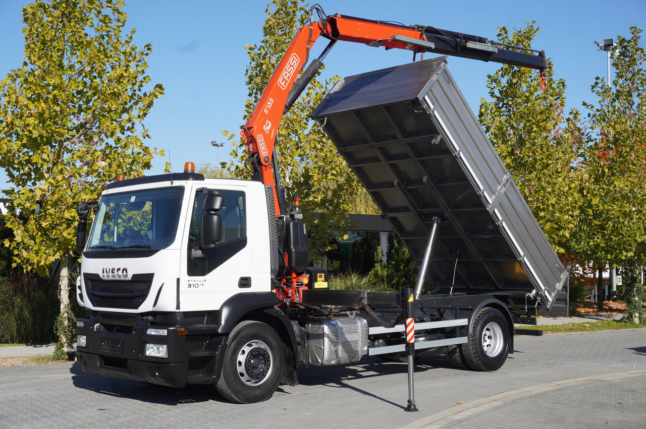 IVECO Stralis 310 E6 / NEW 3-sided tipper / Fassi F135 crane with remote control - Grue mobile: photos 1 IVECO Stralis 310 E6 / NEW 3-sided tipper / Fassi F135 crane with remote control - Grue mobile: photos 1