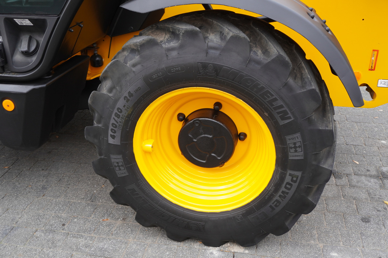 Chargeuse sur pneus télescopique JCB 531-70 / 900 MTH telescopic charger! / 3.1 T / 7 M: photos 17 Chargeuse sur pneus télescopique JCB 531-70 / 900 MTH telescopic charger! / 3.1 T / 7 M: photos 17