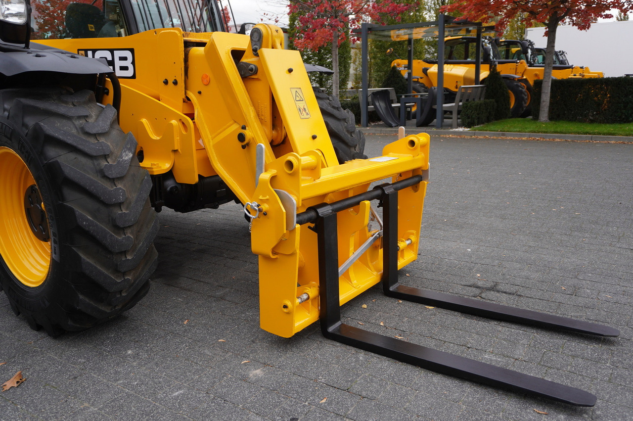 Chargeuse sur pneus télescopique JCB 531-70 / 900 MTH telescopic charger! / 3.1 T / 7 M: photos 21 Chargeuse sur pneus télescopique JCB 531-70 / 900 MTH telescopic charger! / 3.1 T / 7 M: photos 21