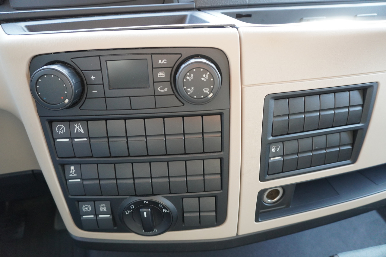 Camion à rideaux coulissants MAN TGL 12.220 / Curtainsider 19 EPAL / 140 tho. km: photos 26