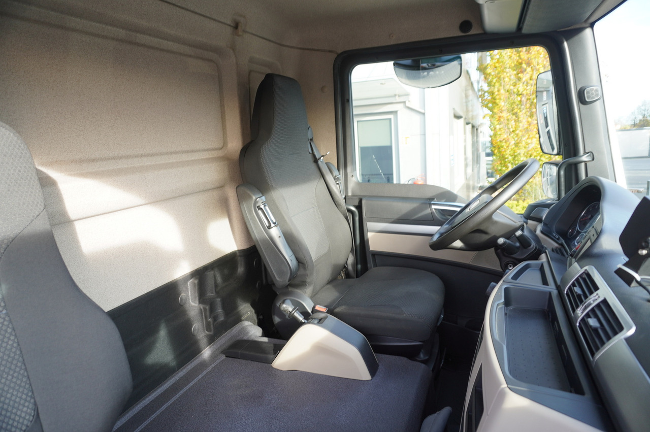 Camion à rideaux coulissants MAN TGL 12.220 / Curtainsider 19 EPAL / 140 tho. km: photos 29