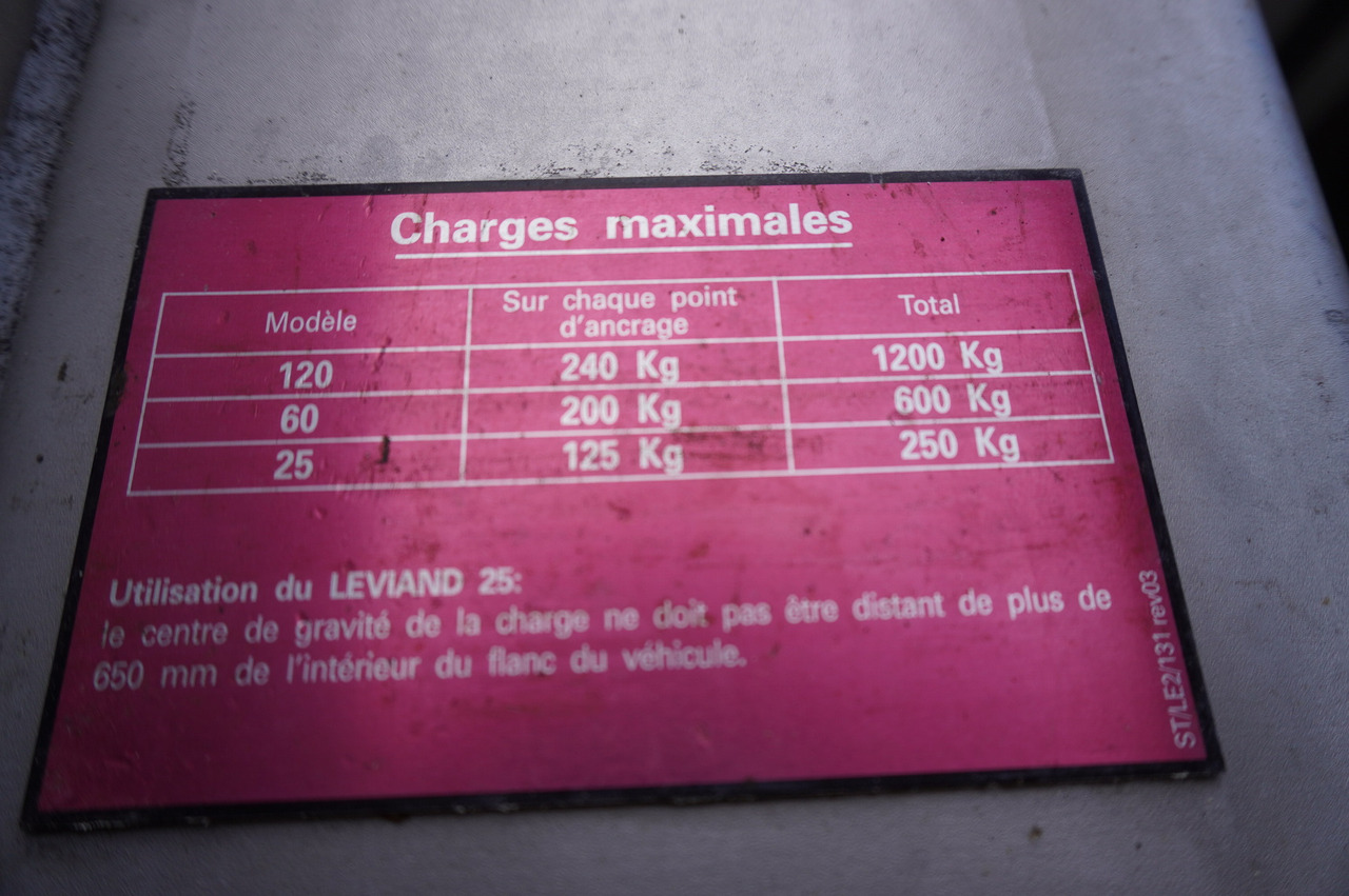 Camion frigorifique pour transport de viande MAN TGM 18.320 / CHEREAU meat hook refrigerator / Carcass elevator: photos 15