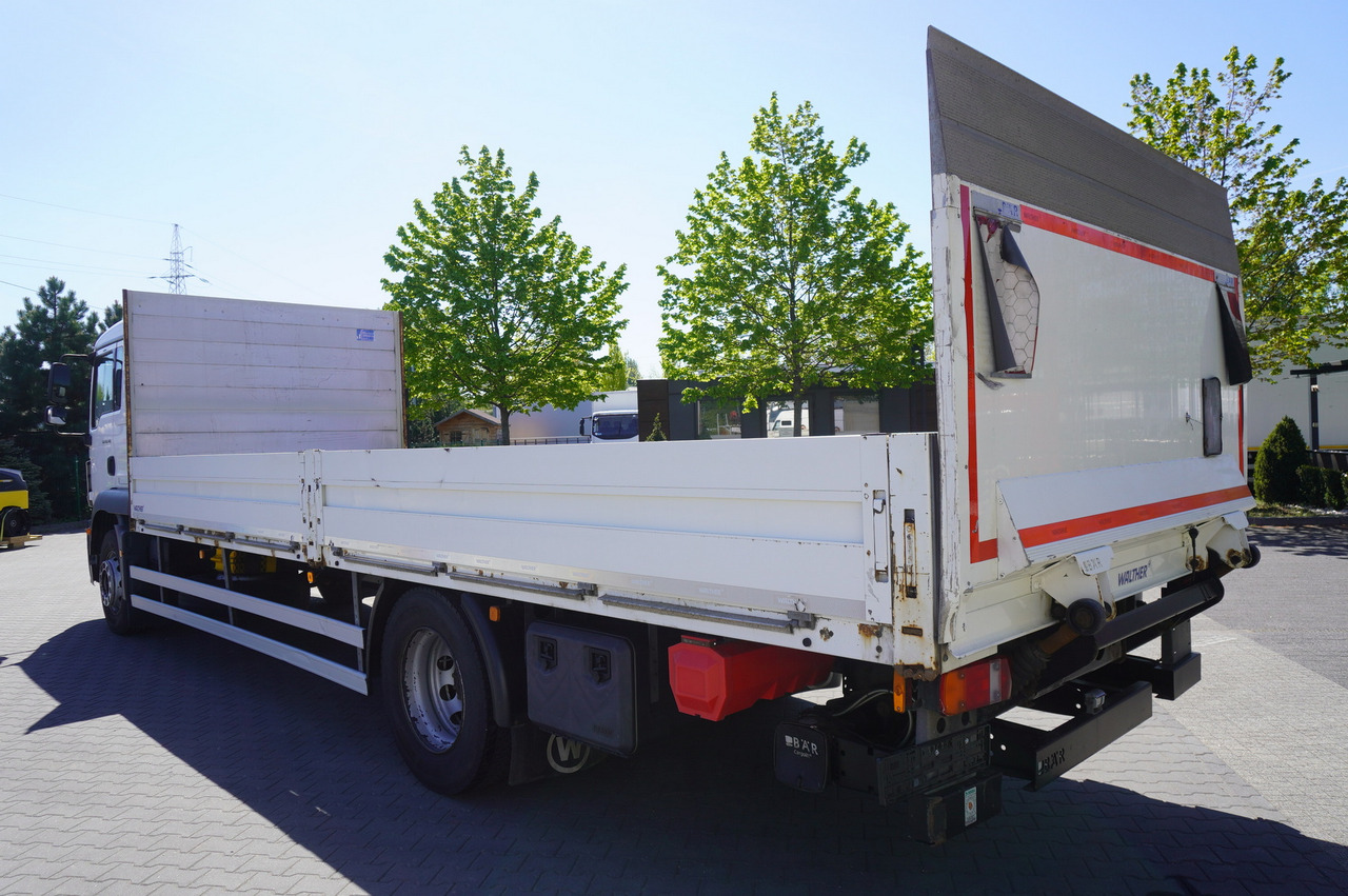 MAN TGM 18.340 / flatbed 18 EPAL / Sleeping cab - Camion plateau: photos 5 MAN TGM 18.340 / flatbed 18 EPAL / Sleeping cab - Camion plateau: photos 5
