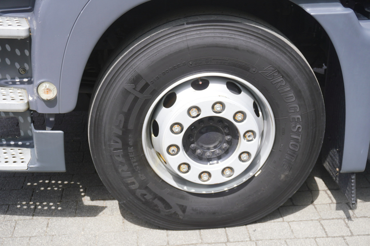 Camion à rideaux coulissants MAN TGS 18.440 / 19 EPAL curtainsider / Sleeper cab: photos 15 Camion à rideaux coulissants MAN TGS 18.440 / 19 EPAL curtainsider / Sleeper cab: photos 15