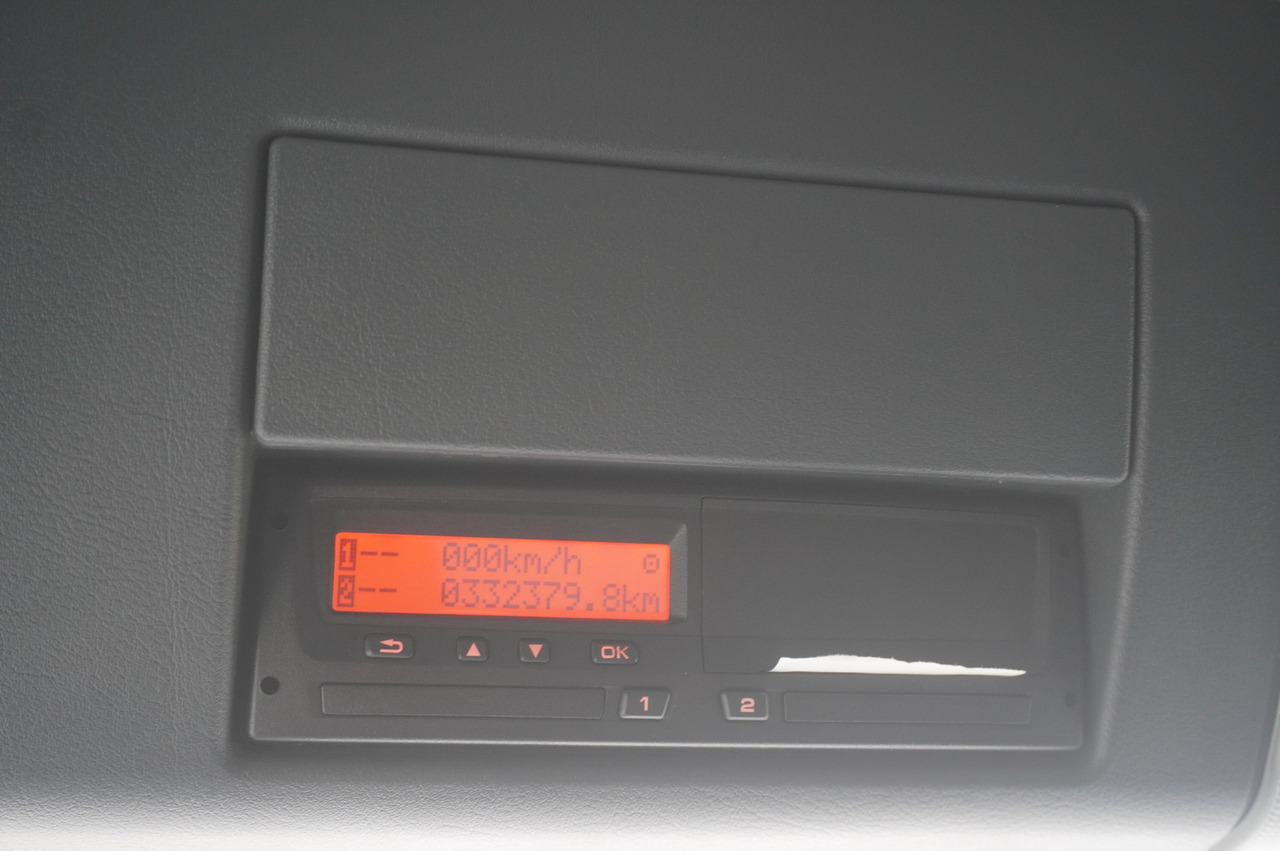 Camion à rideaux coulissants MAN TGS 18.440 / 19 EPAL curtainsider / Sleeper cab: photos 20 Camion à rideaux coulissants MAN TGS 18.440 / 19 EPAL curtainsider / Sleeper cab: photos 20