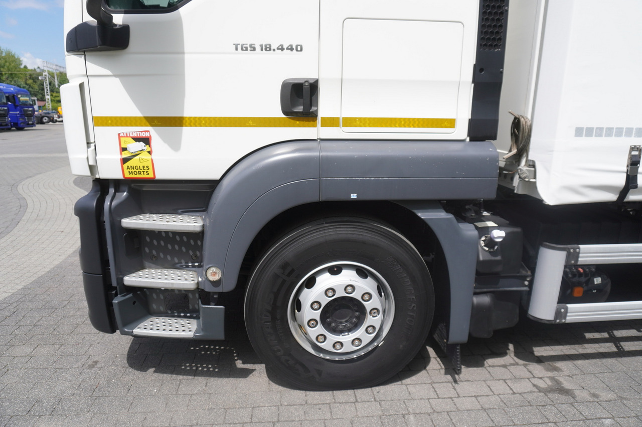 Camion à rideaux coulissants MAN TGS 18.440 / 19 EPAL curtainsider / Sleeper cab: photos 16 Camion à rideaux coulissants MAN TGS 18.440 / 19 EPAL curtainsider / Sleeper cab: photos 16