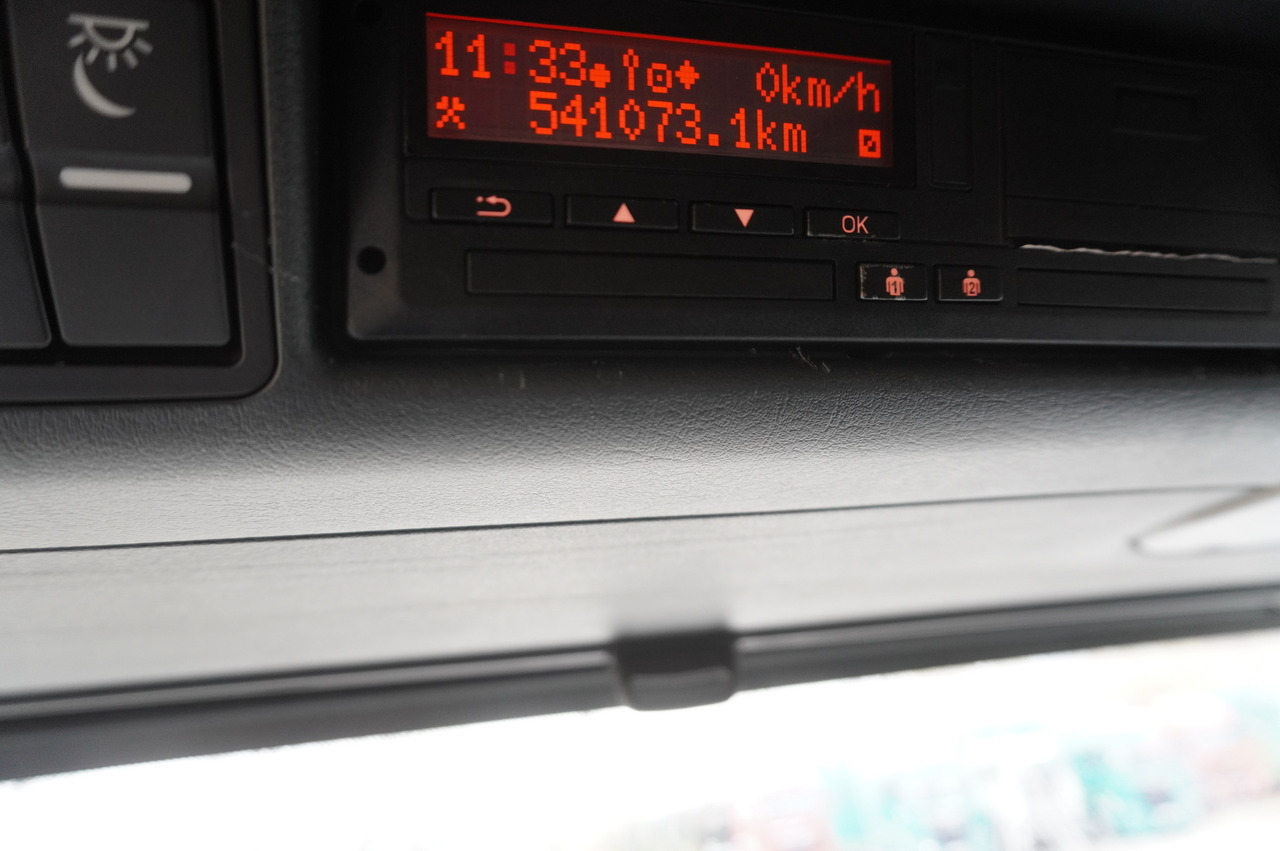 MAN TGS 35.420 8×2 / Chassis 6.4 m / 3 steered axles / 2 units - Châssis cabine: photos 4 MAN TGS 35.420 8×2 / Chassis 6.4 m / 3 steered axles / 2 units - Châssis cabine: photos 4