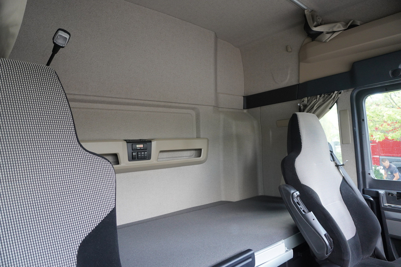 Camion à rideaux coulissants MAN TGX 18.430 / Curtainsider 18 EPAL / sleeping cab / 2021: photos 30